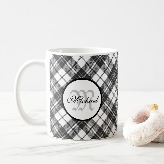 Mug Tartan motif Noël noir blanc Monogramme (Avec donut)