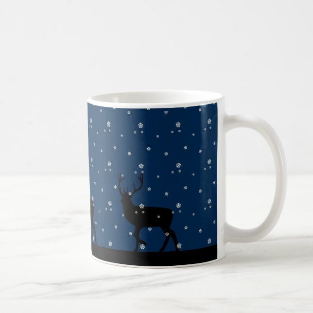 Mug Tempête de rennes et de neige dans la nuit d'hiver (Droite)