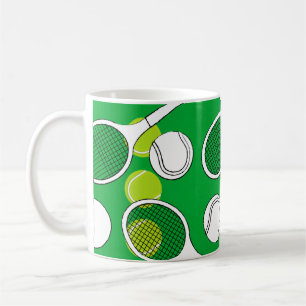 Mug Tennis ball et raquette noir blanc sur cour verte