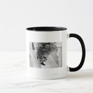 Mug Tente et objets de l'explorateur sur le site du ca