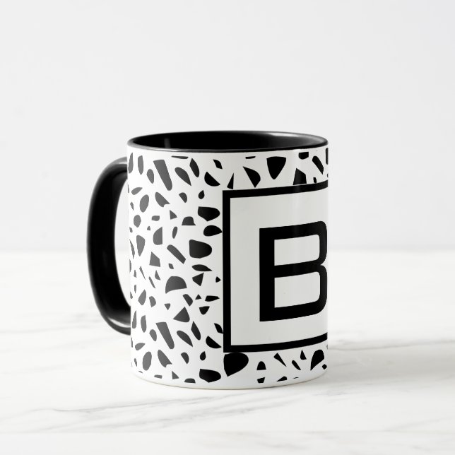 Mug Terrazzo noir blanc monogramme initial gras (Devant gauche)