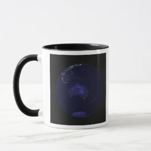 Mug Terre entière la nuit montrant les lumières de la