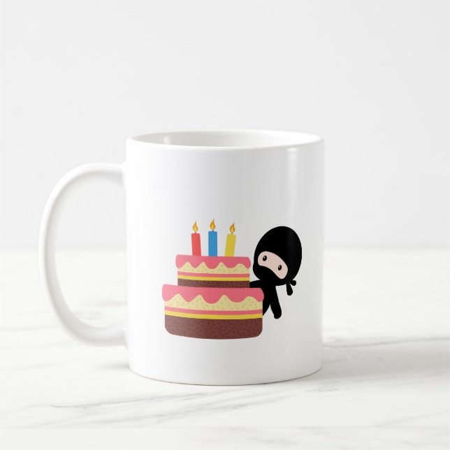 Mug Tiny Ninja Derrière le gâteau d'anniversaire (Gauche)