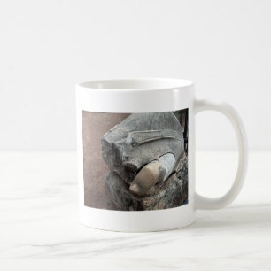 Mug Toe de la Statue en ruines romaines