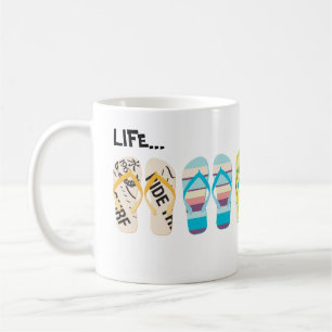 Mug Tongs de plage La vie est meilleure à la plage.