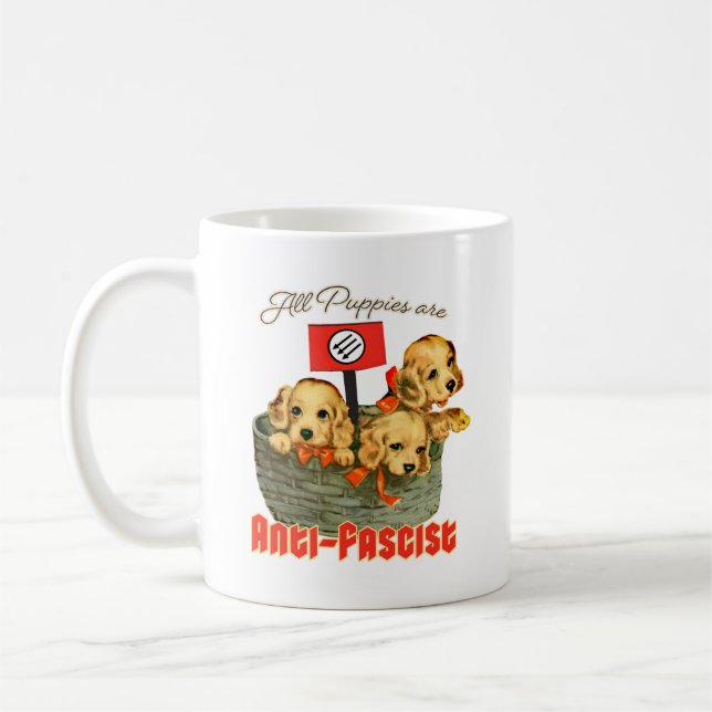 Mug Tous les Chiots sont anti-fascistes (Gauche)