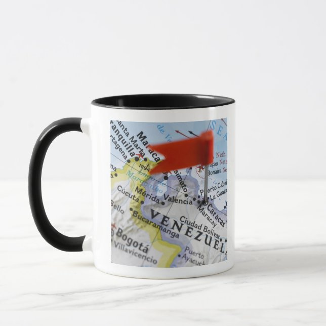 Mug Tracez la goupille placée à Caracas, Venezuela sur (Gauche)