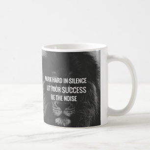 Mug Travailler dur dans le silence - Motivationnel