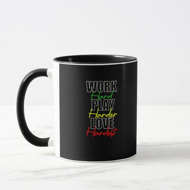 Mug Travailler dur jouer dur amour dur plus dur Premiu (Gauche)