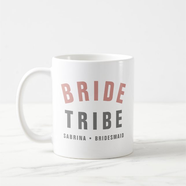 Mug Tribe de mariée | Bachelorette rose moderne (Gauche)