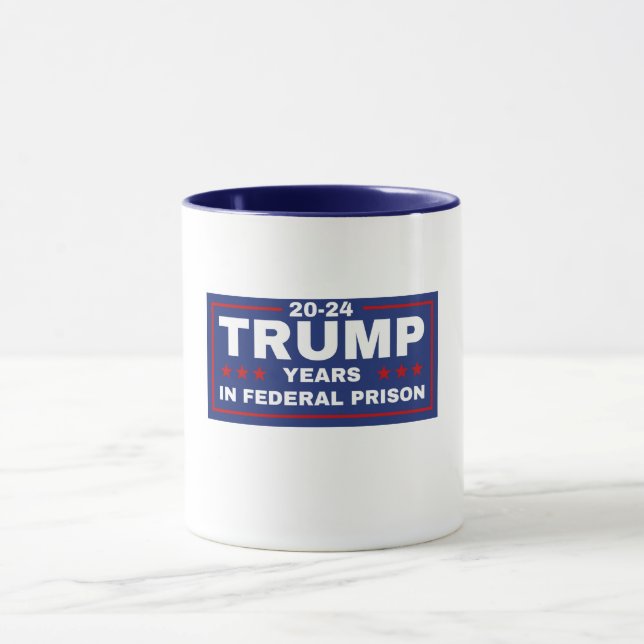 Mug Trump 20-24 ans en prison, démocrates libéraux  (Centre)