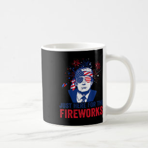 Mug Trump est juste ici pour les feux d'artifice drôle