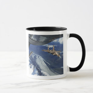 Mug Un aigle F-15C de l'armée de l'air américaine se p