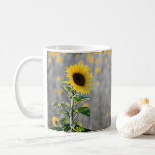 Mug Un champ de tournesols en noir et blanc