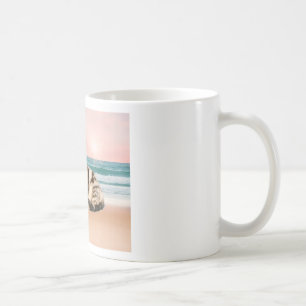 Mug Un chat rayé plus mignon assis sur la plage au cou