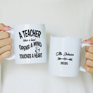 Mug Un enseignant prend un coup de main, ouvre un espr