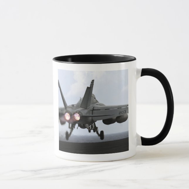 Mug Un F/A-18E Super Hornet lance (Droite)