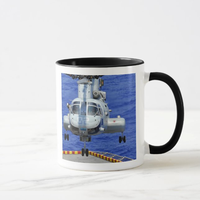 Mug Un hélicoptère CH-46E Sea Knight (Droite)
