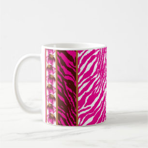 Mug Un motif floral complexe en rose et blanc, art