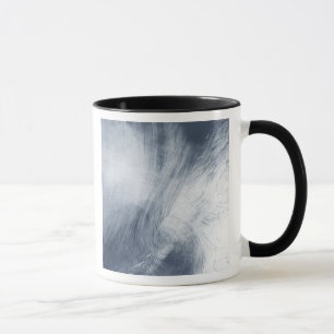 Mug Un nuage géant tournoie au-dessus de la mer