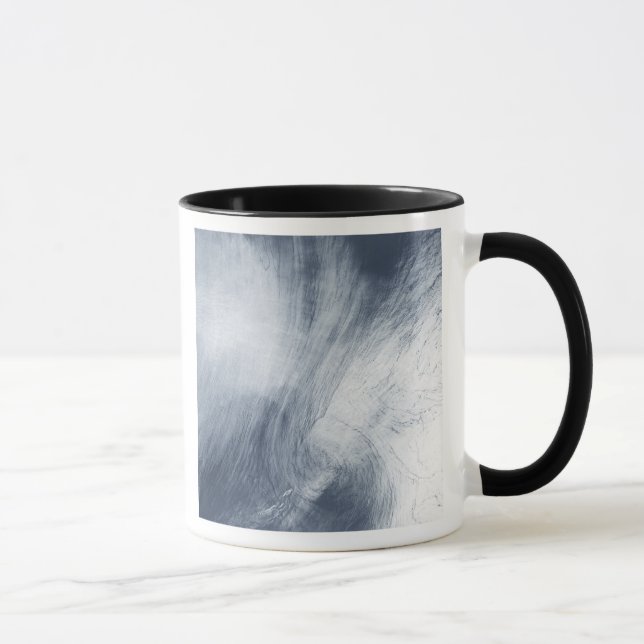 Mug Un nuage géant tournoie au-dessus de la mer (Droite)
