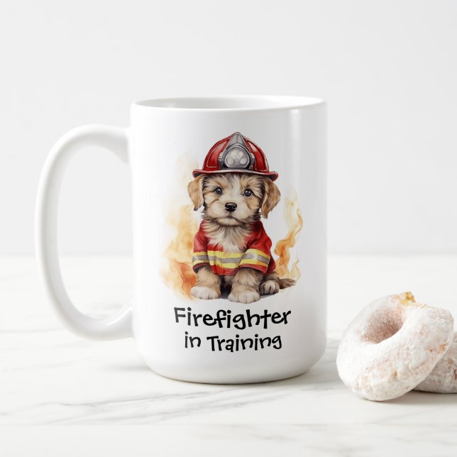 Mug Un pompier mignon en costume de chien en formation (Avec donut)