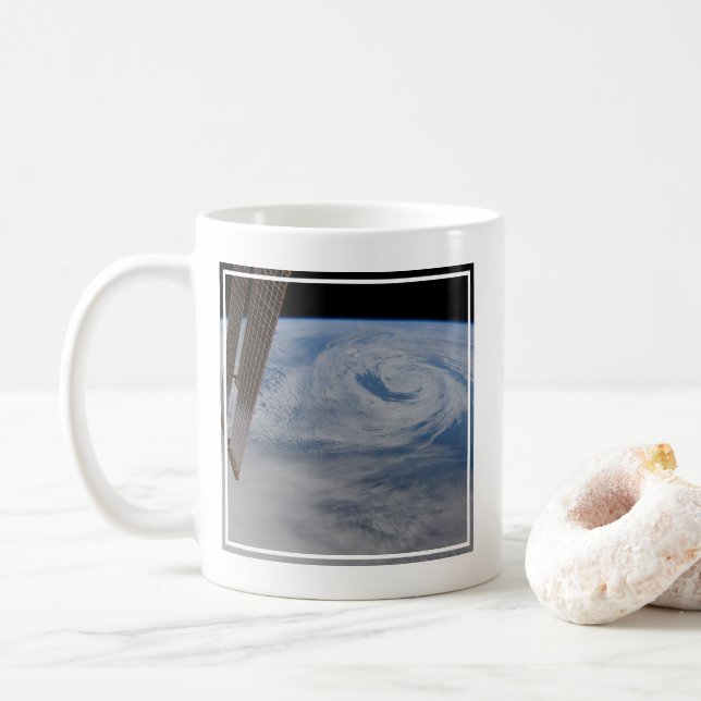 Mug Un Système De Faible Pression Mi-Atlantique. (Avec donut)