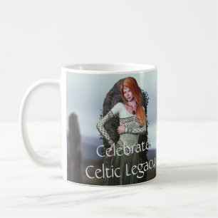 Mug Une dame celte en face des pierres antiques