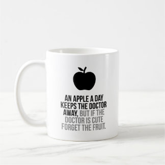 Mug Une Pomme Par Jour Empêche Le Docteur