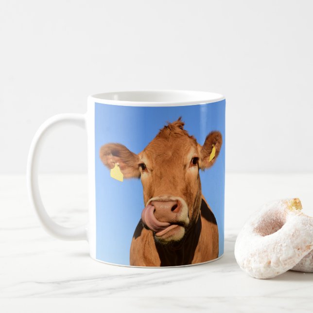 Mug Vache du Jersey léchant son nez (Avec donut)