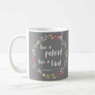 Mug Verset biblique : L'amour est patient, l'amour est