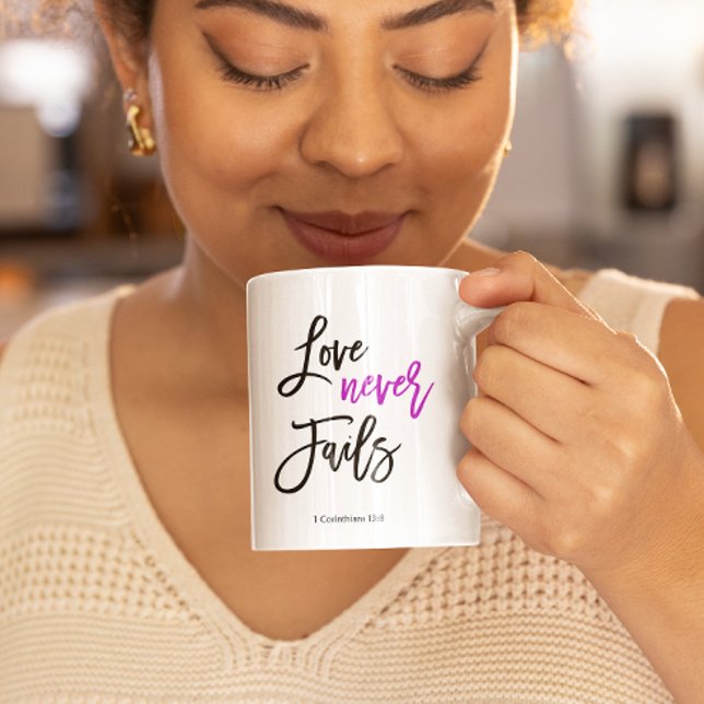 Mug verset de la Bible | L'amour n'échoue jamais (Créateur téléchargé)
