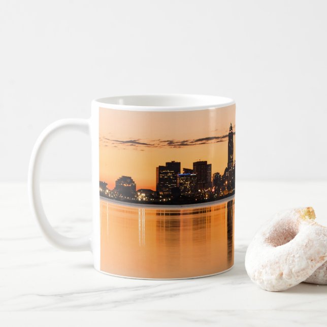 Mug Ville de Cleveland Ohio coucher de soleil paysage  (Avec donut)