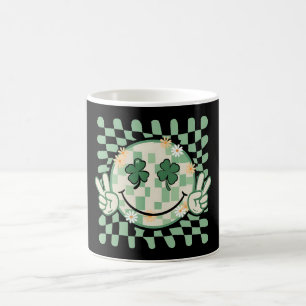 Mug Visage de sourire de trèfle drôle de jour de Saint