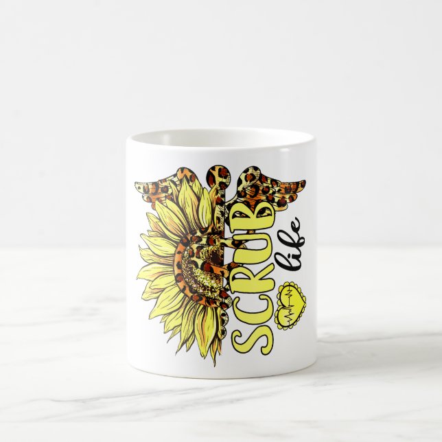 Mug Vivre La Vie Scrub Infirmière Tournesol Léopard Nu (Centre)