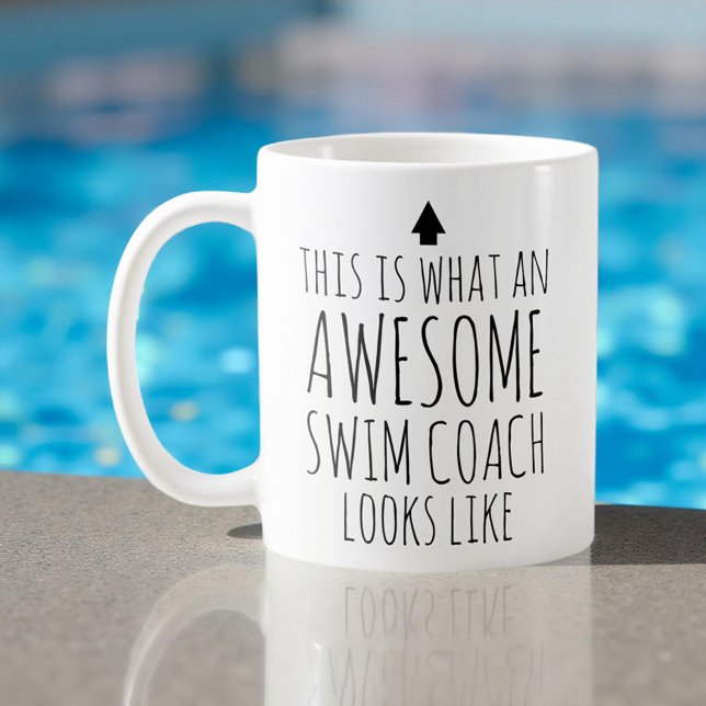 Mug Voici à quoi ressemble un entraîneur de natation g (Créateur téléchargé)