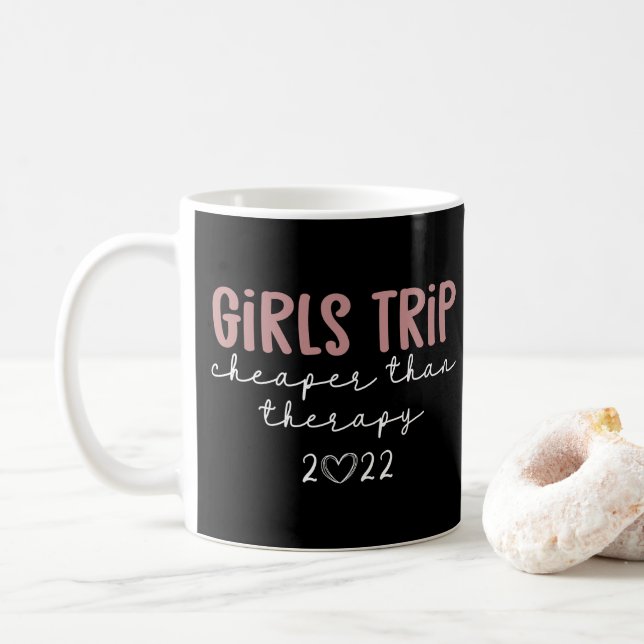 Mug Voyage des filles moins cher que la thérapie 2022  (Avec donut)