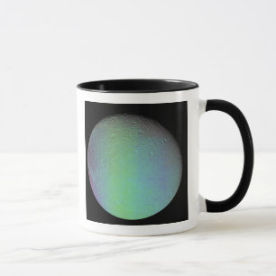 Mug Vue de couleur fausse de la lune Dione de Saturn
