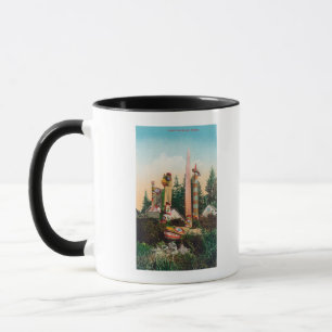 Mug Vue des tombes et des mâts totémiques indiens