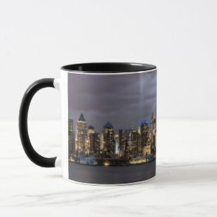 Mug Vue panoramique de début de soirée de Manhattan