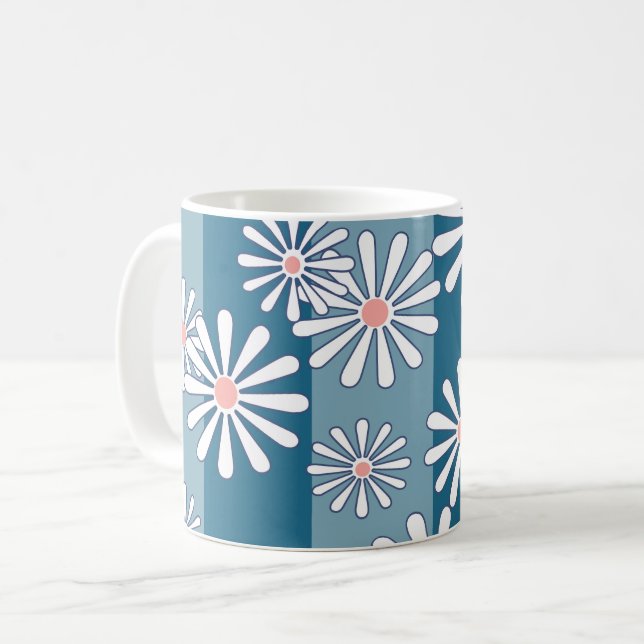 Mug White chamomile flowers on striped blue background (Devant gauche)