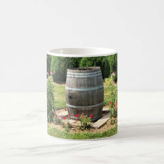 Mug Wine Barrel Garden Decor, Château Morrisette, VA (Centre)