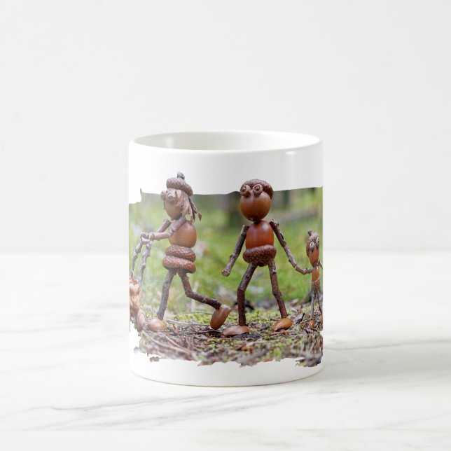 Mug with acorn elves family (Center)