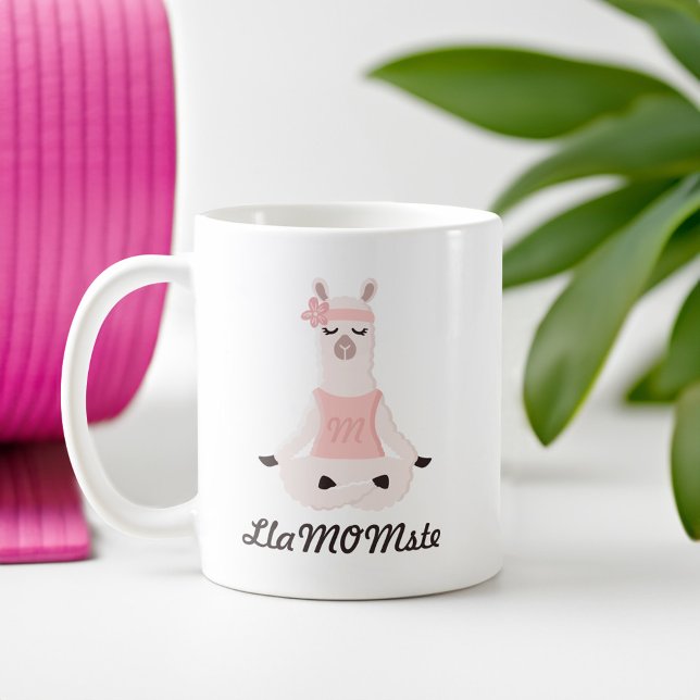 Mug Yoga Llama Maman | LlaMOMste Cute Pink Monogramme (Yoga Llama Mom | LlaMOMste Cute Pink Monogram Coffee Mug)