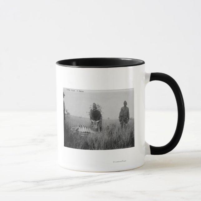 Mug Zebra tué par des autochtones en Afrique Photo (Droite)
