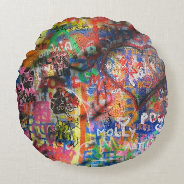 Multicolored graffiti on concrete wall round pillow (Front)