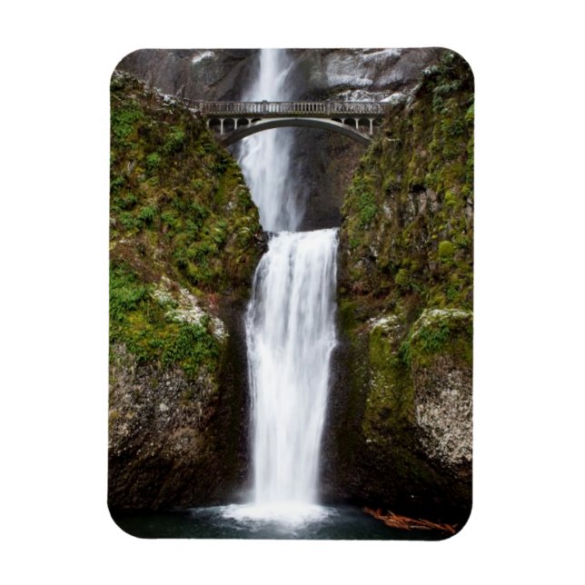 Multnomah Falls in the Columbia Gorge Magnet (Vertical)