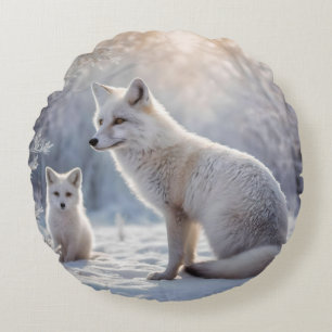 Mummy And Baby White Arctic Foxes, Round Pillow