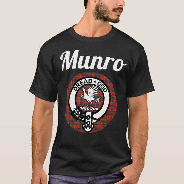 Munro Clan Scottish Name Coat Of Arms Tartan T-Shirt (Front)