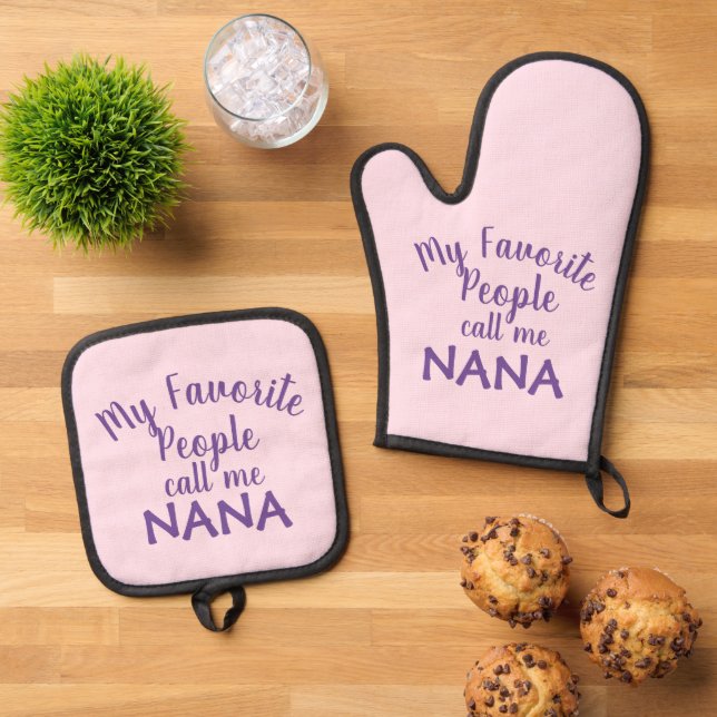 My Favourite People Call Me Nana Funny Grandma Oven Mitt & Pot Holder Set (Top Down)